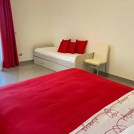 Piccola Orchidea Piccola Orchidea Giardino Ferienwohnung Mit Pool Lägenhet *